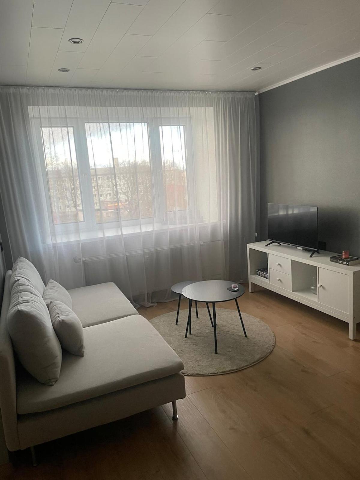 A Two-Room Apartment In The City Centre Of Tapa Extérieur photo